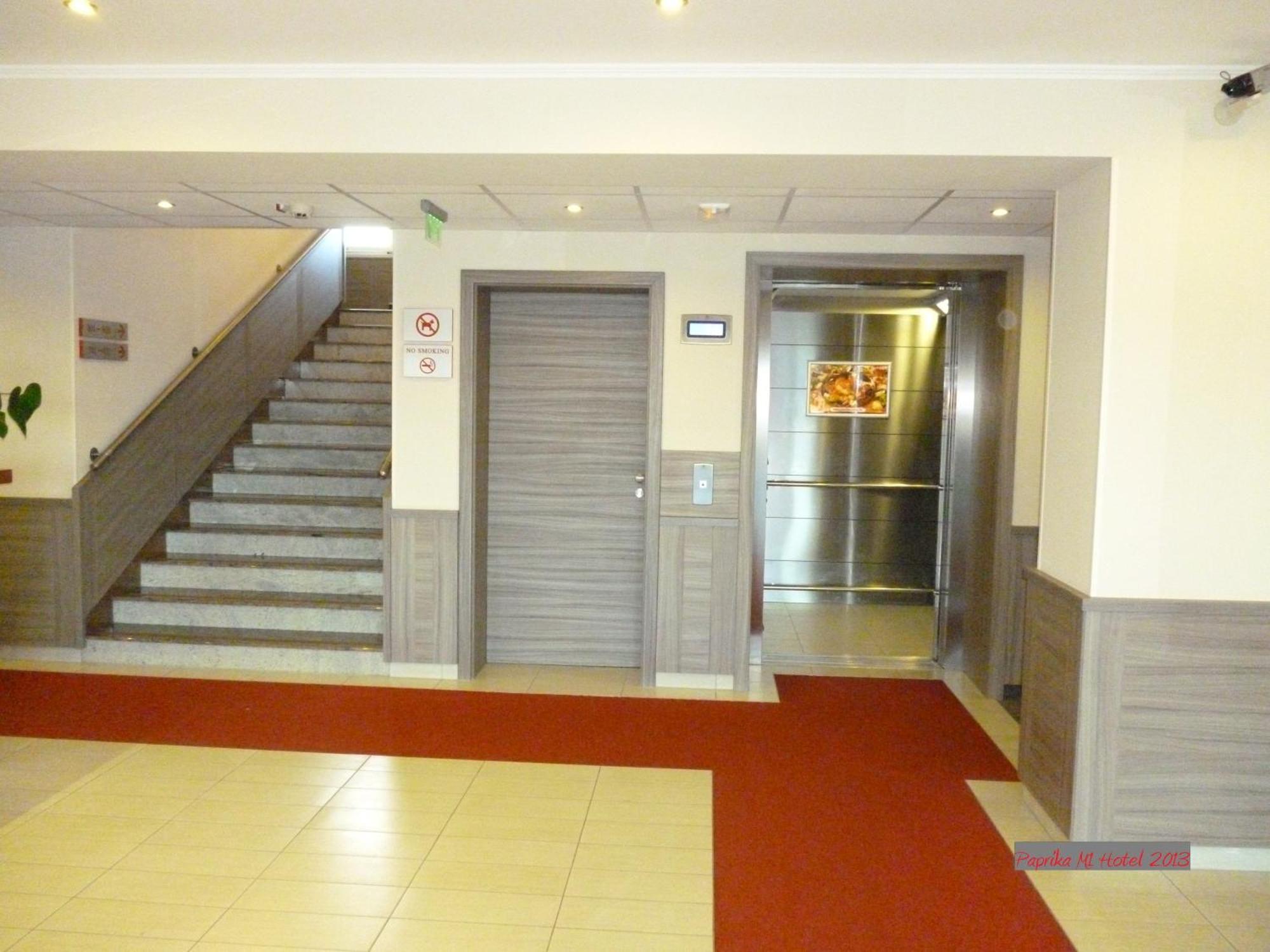 Paprika M1 Hotel Hegyeshalom Bagian luar foto