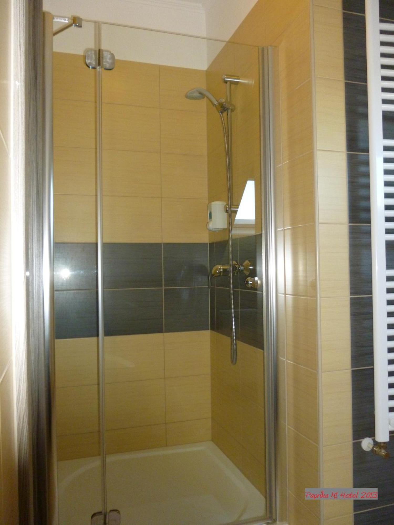Paprika M1 Hotel Hegyeshalom Bagian luar foto