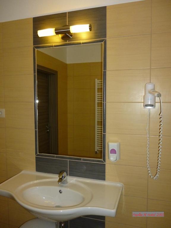Paprika M1 Hotel Hegyeshalom Ruang foto