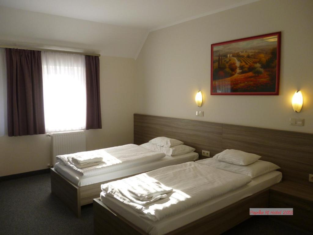 Paprika M1 Hotel Hegyeshalom Ruang foto